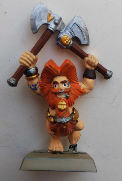 Dwarf. Krasnolud z uniwersum Warhammera. Troll Killer. Plastik.
