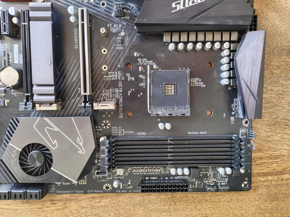 Gigabyte X570 Aorus Elite (Socket AM4)
