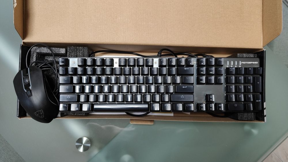 Teclado mecânico RGB + Mouse RGB  MotoSpeed ​​CK888