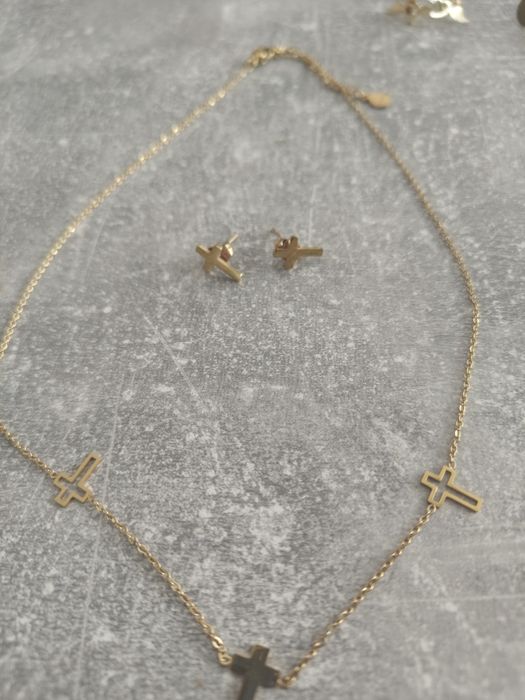 Celebrytka krzyżyki plus koczyki