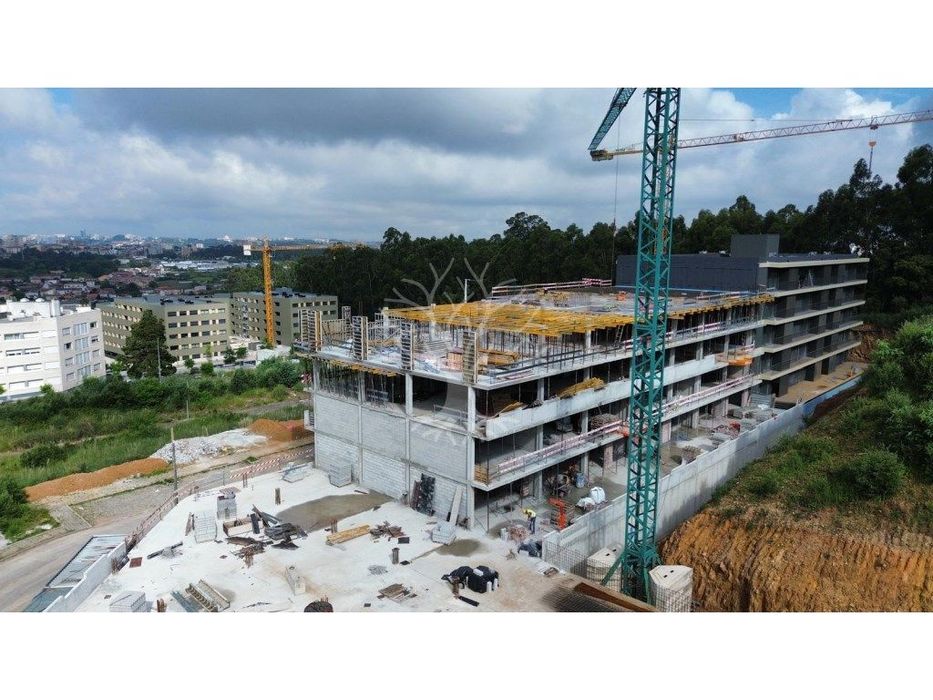 Apartamento T3 em Construção com Varanda e 2 Lugares de Garagem em ...