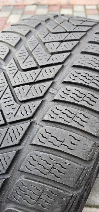 Продам пару зимових шин 255/45 R19 Pireli