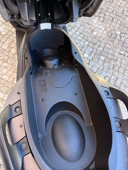 Yamaha XMAX 125 ABS | Top Case Yamaha + Para-brisa GIVI