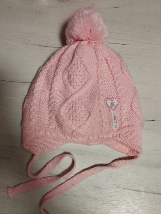 Шапка на дівчинку зимова