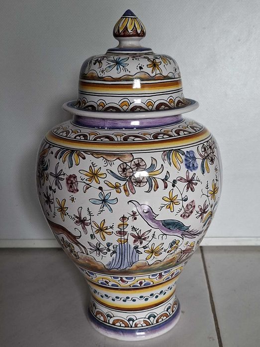 Pote de Cerâmica Berardos Século XVII, pintado à mão
