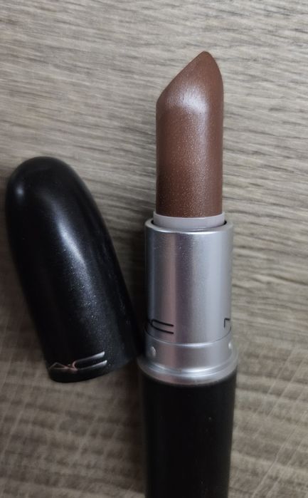 Mac shitaki szminka makijaż carnal instinct