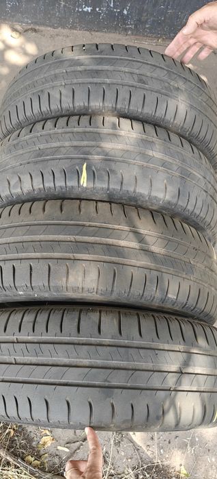 Шини Michelin 195 / 65 R15 комплект 4шт , літні