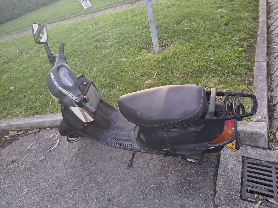 Vendo Yamaha CT + Capacete