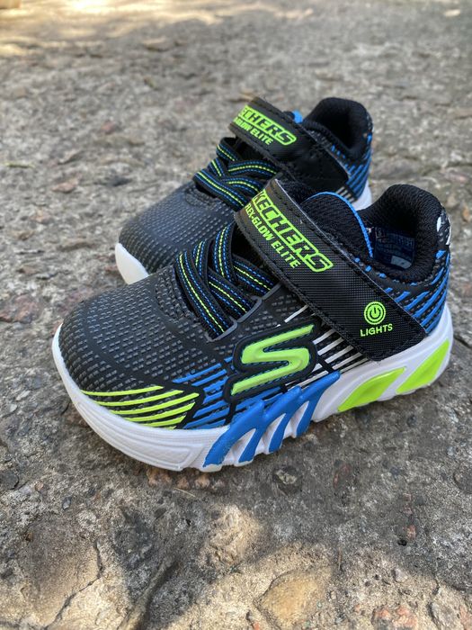 дитячі кросівки skechers з підсвіткою