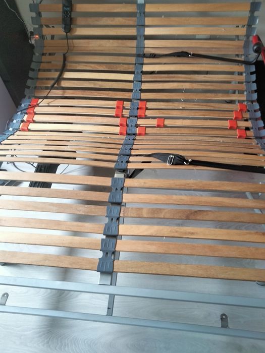 Estrado articular elétrico