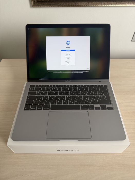 MacBook Air 13” M1 (2020) — 8/256 GB, Space Gray
