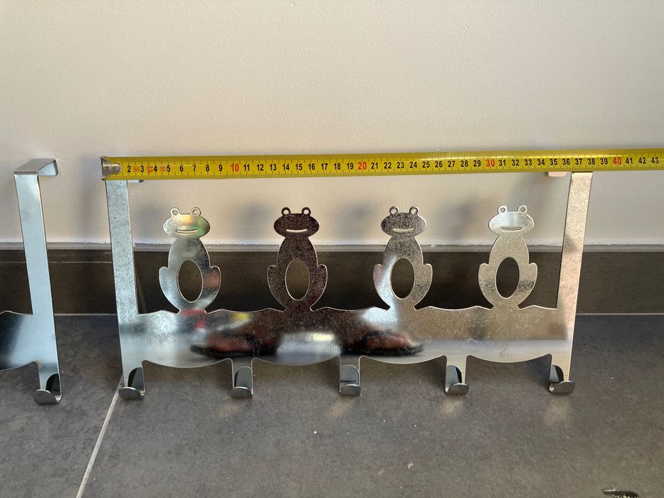 Cabides de porta metálicos