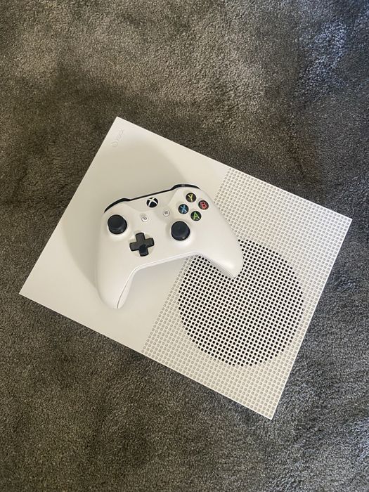 Xbox One S - 1TB + FORZA HORIZON 5 e FIFA 20