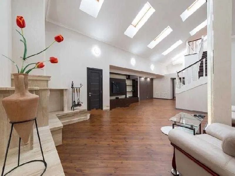 Оренда 3-х рівневого пентхауса 555 м² в центрі Києва, вул. Ковпака 17