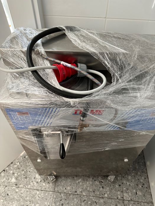 Sprzedam maszynę do lodów Telme