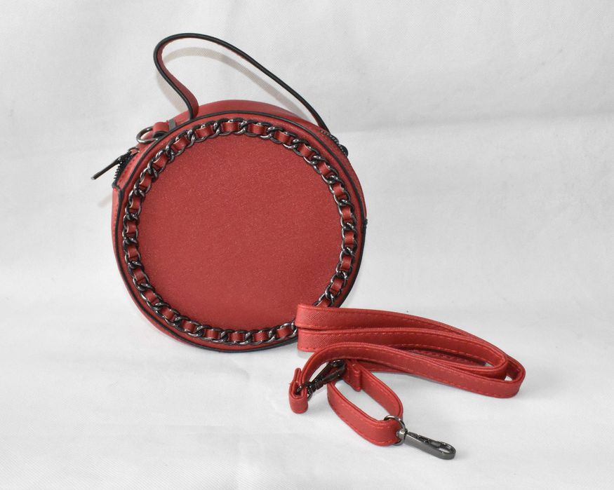 Torebka okrągła czerwona kopertówka na pasku 20 cm elegancka
