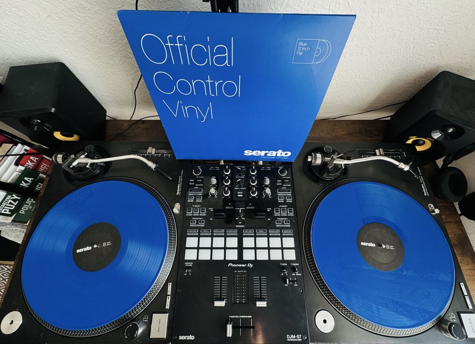 2 x Technics SL 1210 MK2 + Pioneer DJM S7