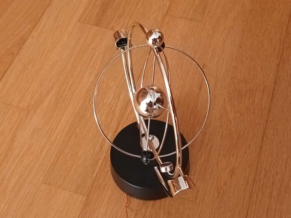 Kit Pendulo Orbital de Newton c/ Movimento Perpetuo