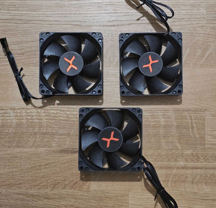 Wentylatory KRUX 80 mm – 3 szt. – 80 × 80 × 25 mm - nowe - komplet