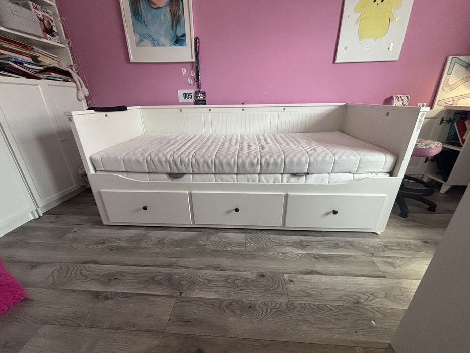 Łóżko Ikea Hemnes z 2 materacami