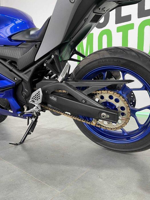 Мотоцикл Yamaha YZF-R25