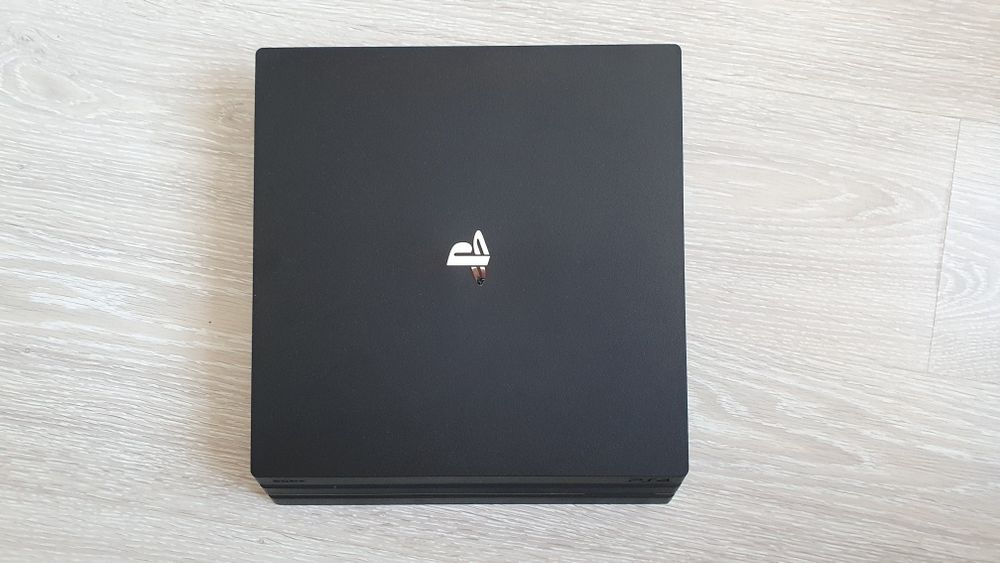 PlayStation 4 Pro PS4 Pro 2 Pady Ładowarka i 16 gier