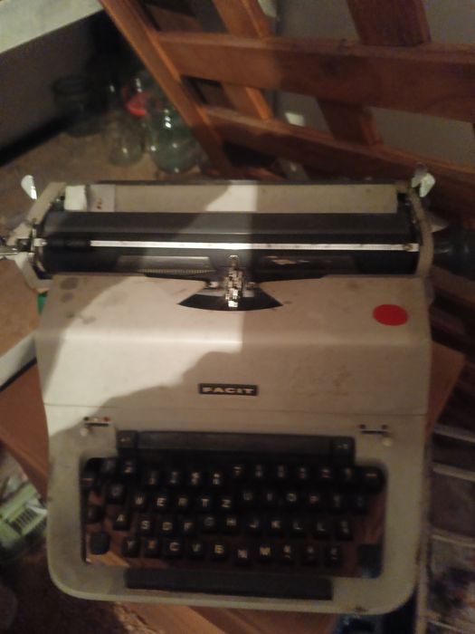 Maszyna do pisania Facit