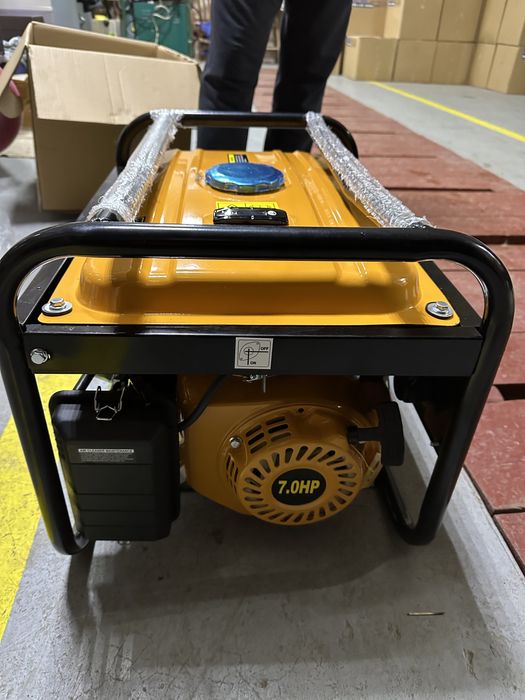 Бензиновий генератор Rolwal RB-J-GE 3800E