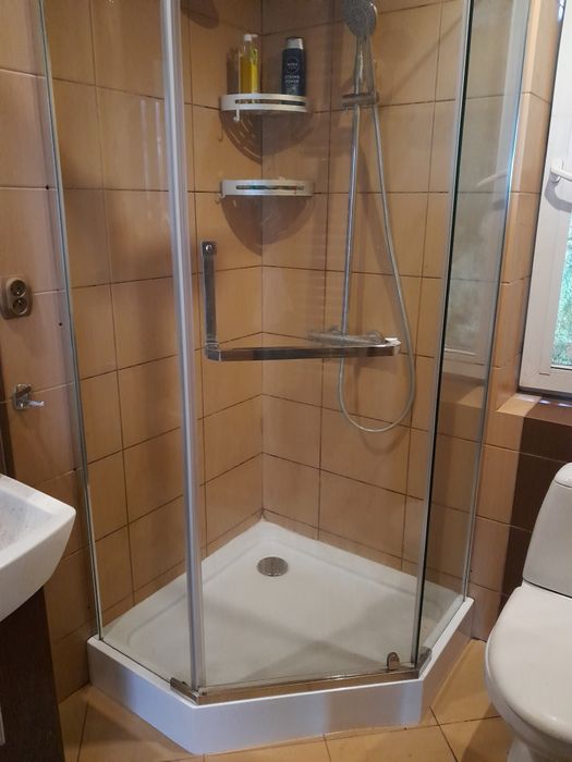 Kabina prysznicowa 90x90 z brodzikiem