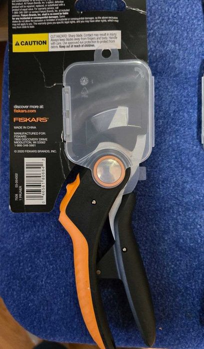 Площинний секатор Fiskars Plus PowerLever P721
