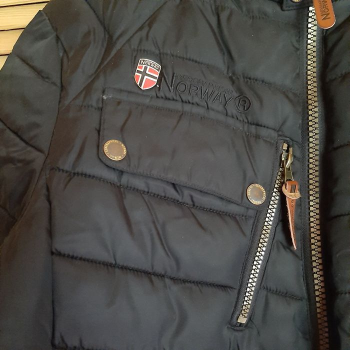 Pikowana czarna kurtka Geographical Norway
