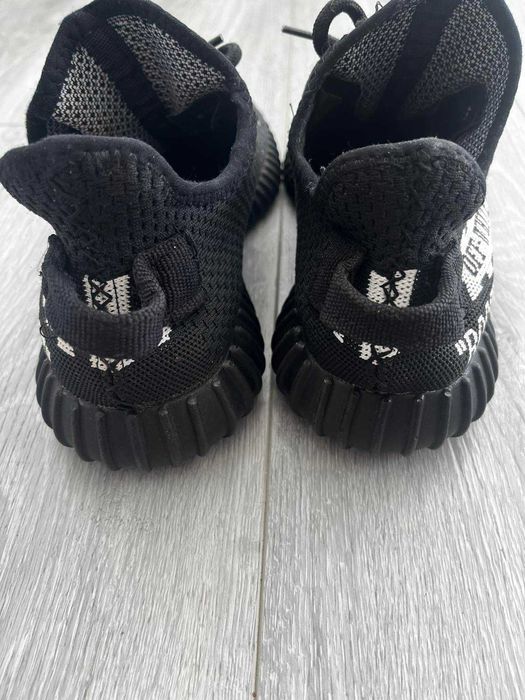 Кросівки 42 розмір