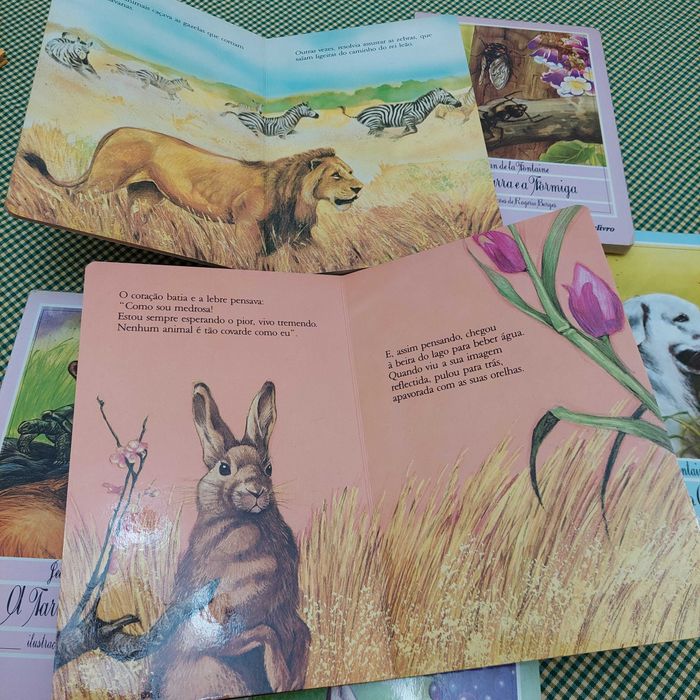 Quatro livros infantis fábulas de Jean de la Fontaine