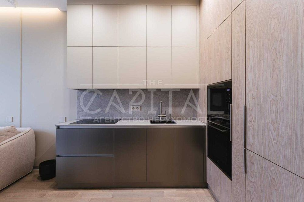 Квартира у центрі Києва в ЖК Tetris Hall, басейн із видом на місто