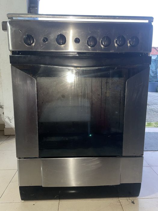 Forno e fogão da Indesit