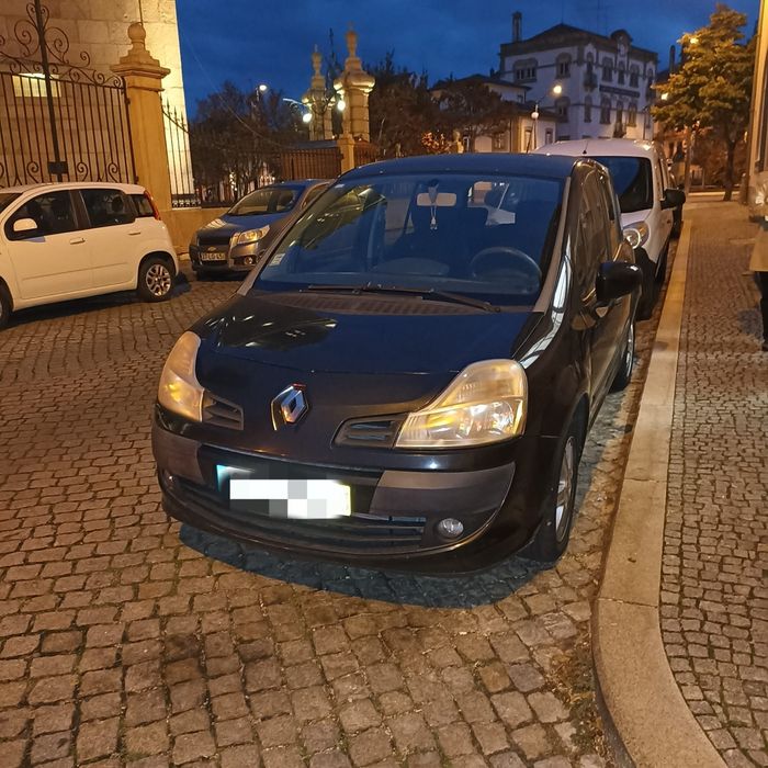 Renault Modus 1.5 DCI Confort
- Cor: preto 
- Potência 70 CV