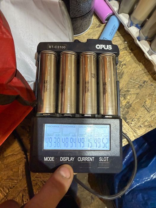 Lg m50L. 5000 mah 14,8 A