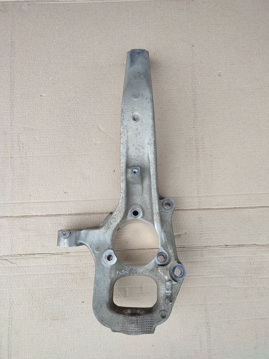 Поворотний кулак Jeep Grand Cherokee