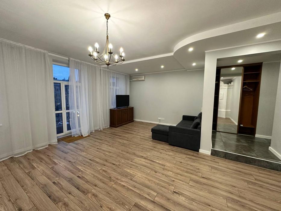 Оренда квартири, пл. Бессарабська, Центр