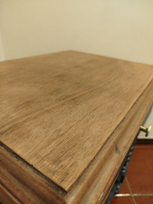 Mesinha de cabeceira vintage restaurada