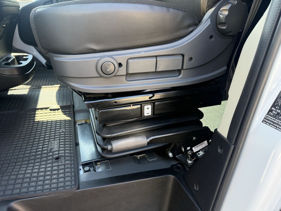 Peugeot Boxer 2023 пасажир 8+1