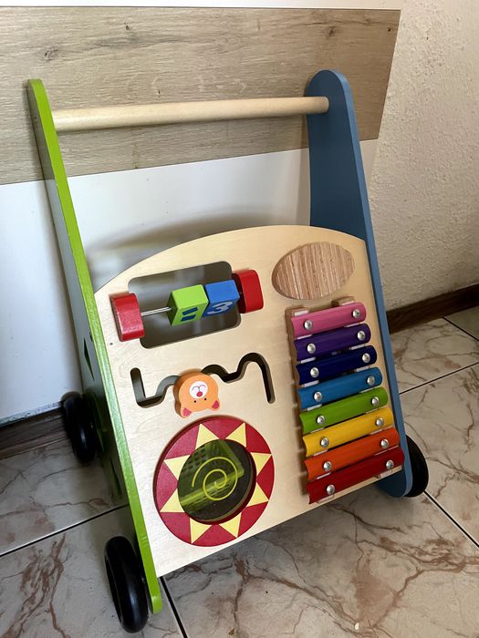 Drewniany pchacz edukacyjny