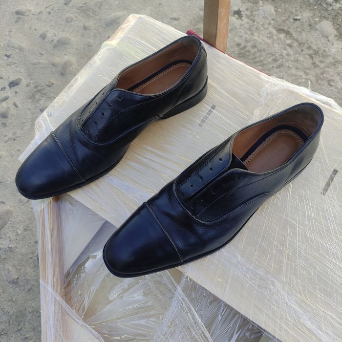 Туфлі чоловічі. Чорного кольору. Шкіряні. Імпортні.