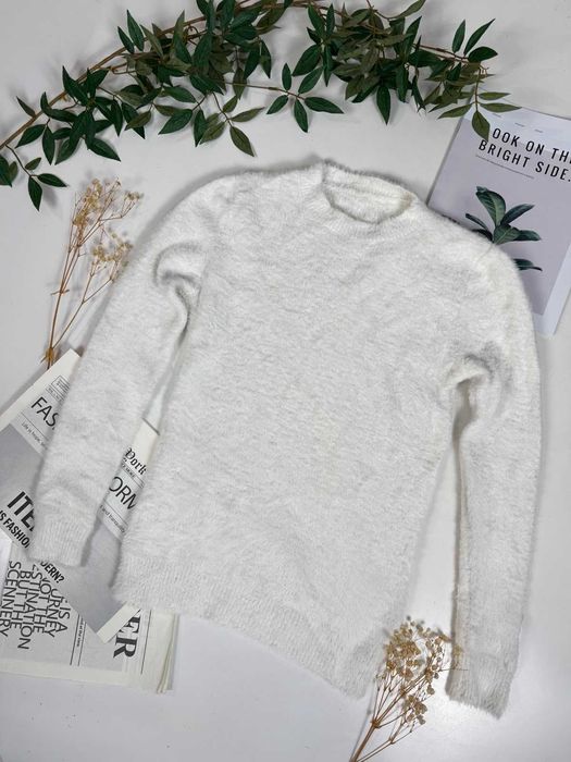 Biały puszysty mięciutki sweter soft & cozy ecru