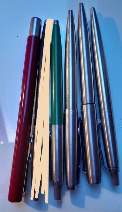 Canetas de aparo e esferográficas