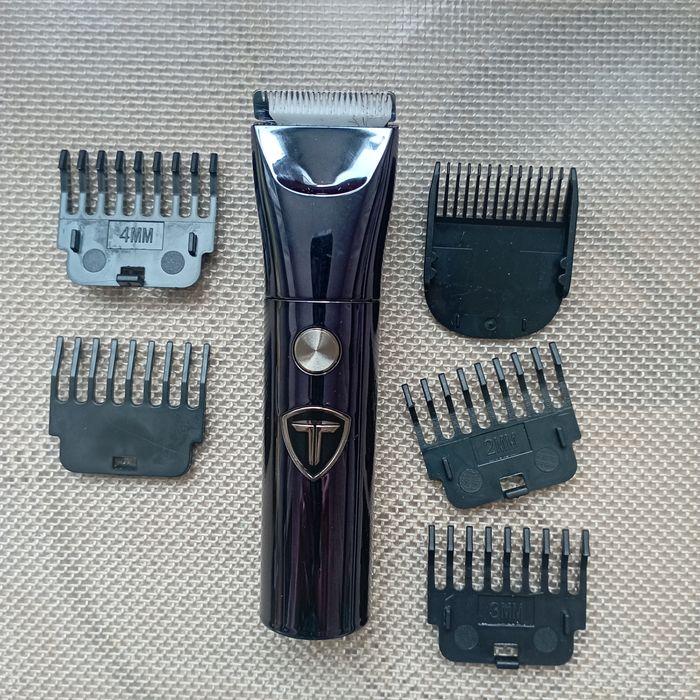 Триммер для бороды и усов