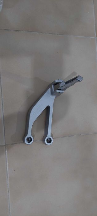 Apoio pés traseiro (pendura) super soco tc max
