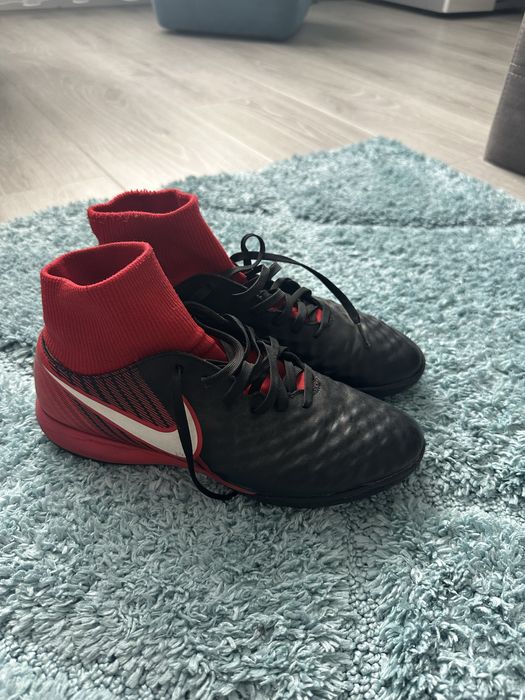 Футзалки Nike Macistax