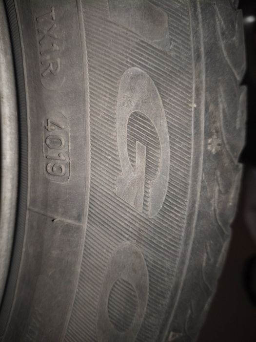 Felgi Audi plus opony zimowe 205/55 super stan