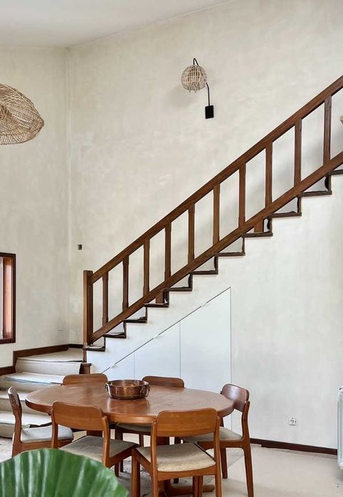 Aplique parede em metal e bambu